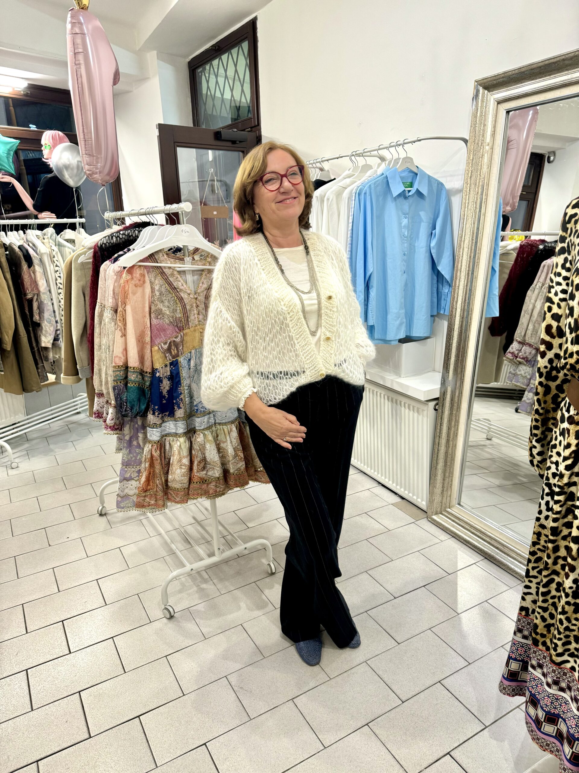 LEHOUČKÝ MOHEROVÝ CARDIGAN V BÍLÉ - Obrázek 4