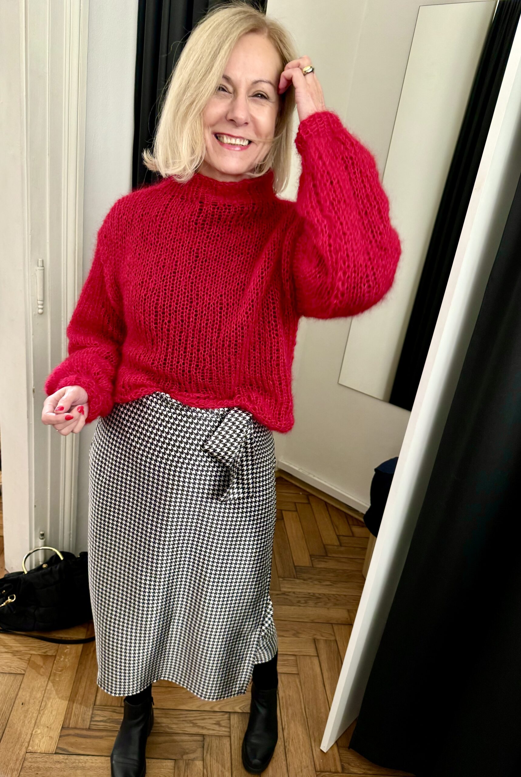 LIMITOVANÁ ŘADA NÍZKÝ ROLÁK KRÁSKA V ČERVENÉ - Obrázek 2