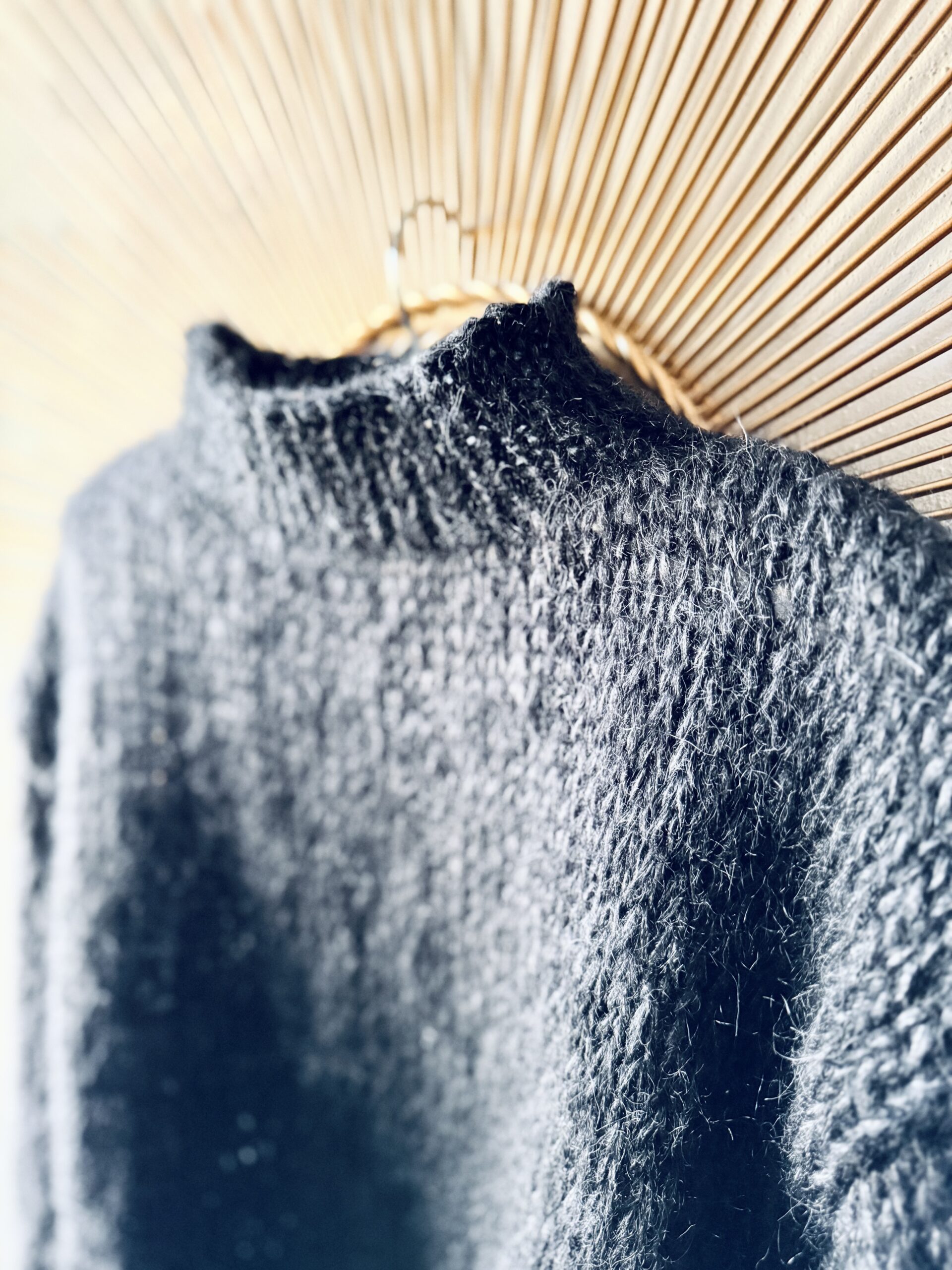 NÍZKÝ ROLÁK KRÁSKA V ČERNÉ - Obrázek 2