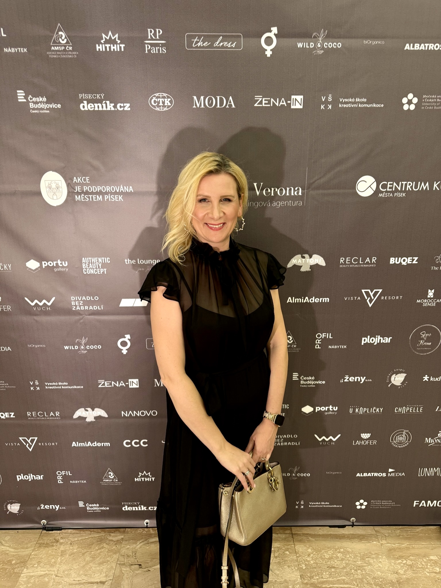 HEDVÁBNÉ ŠATY FLORANCE PŮLNOČNÍ LÁSKA - Obrázek 4