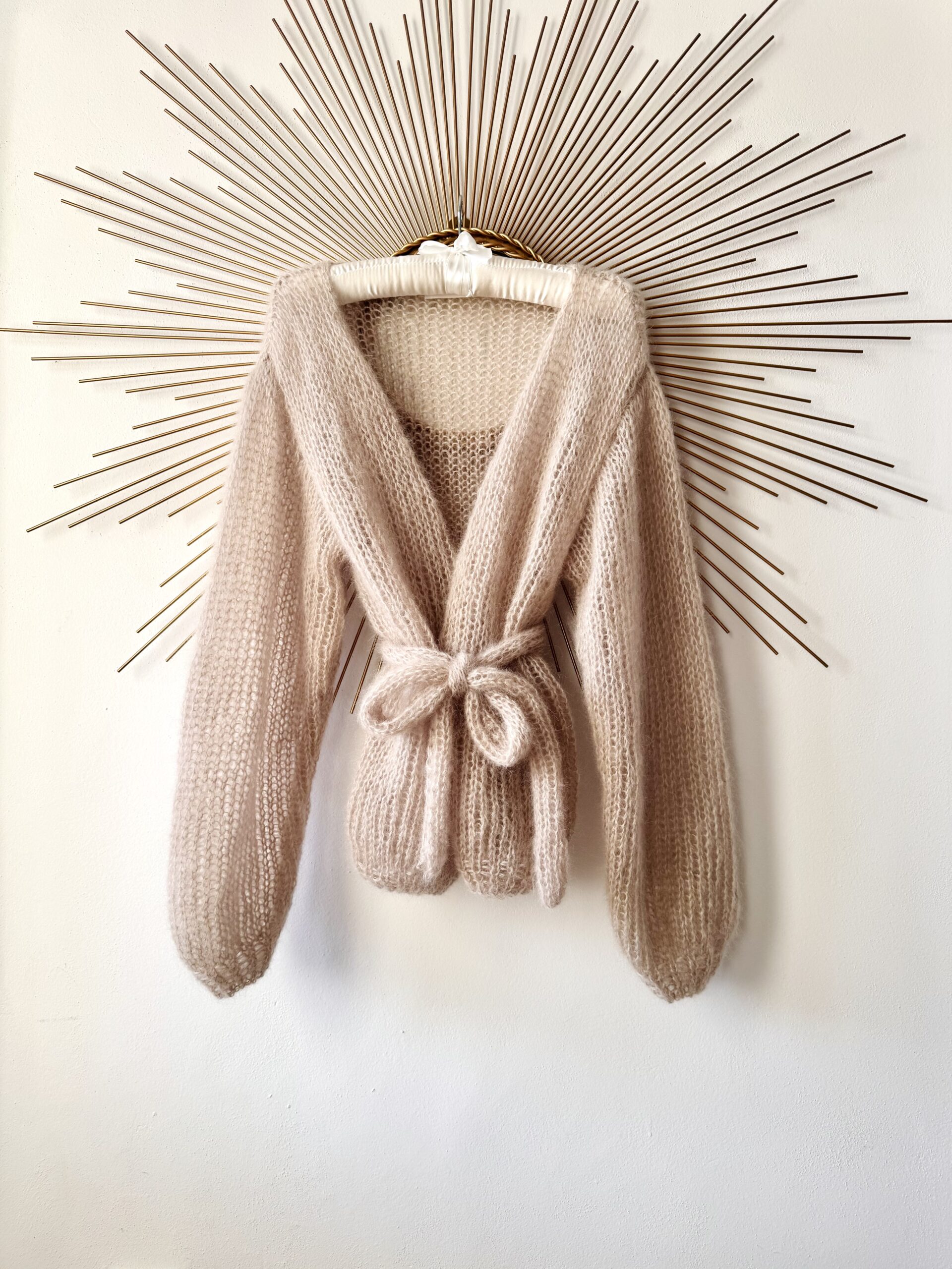 CARDIGAN MOHER S HEDVÁBÍM ZRNKO NĚHY v béžové