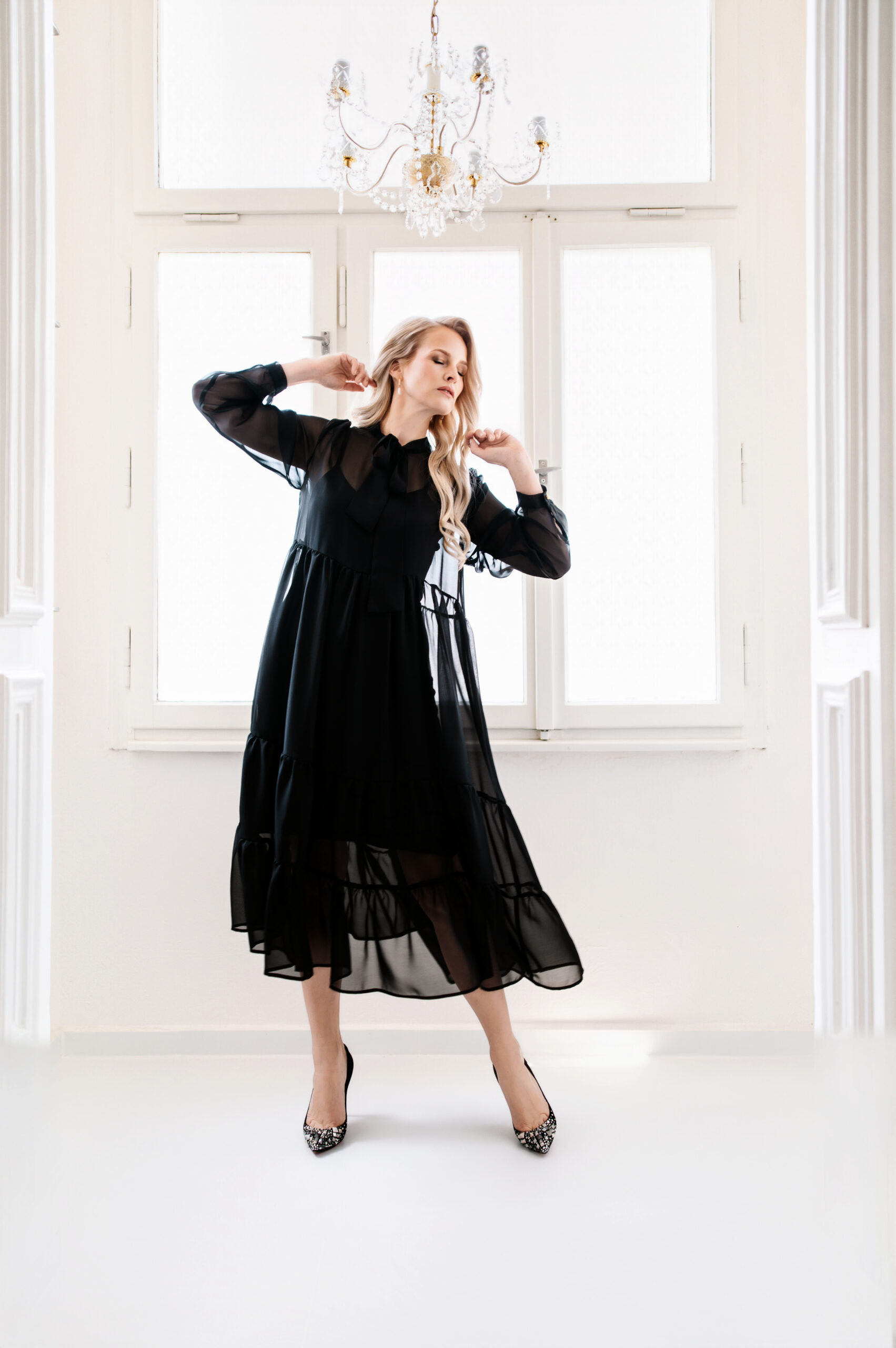 LUXURY LINE HEDVÁBNÉ ŠATY MABEL DARK MUSES - Obrázek 3