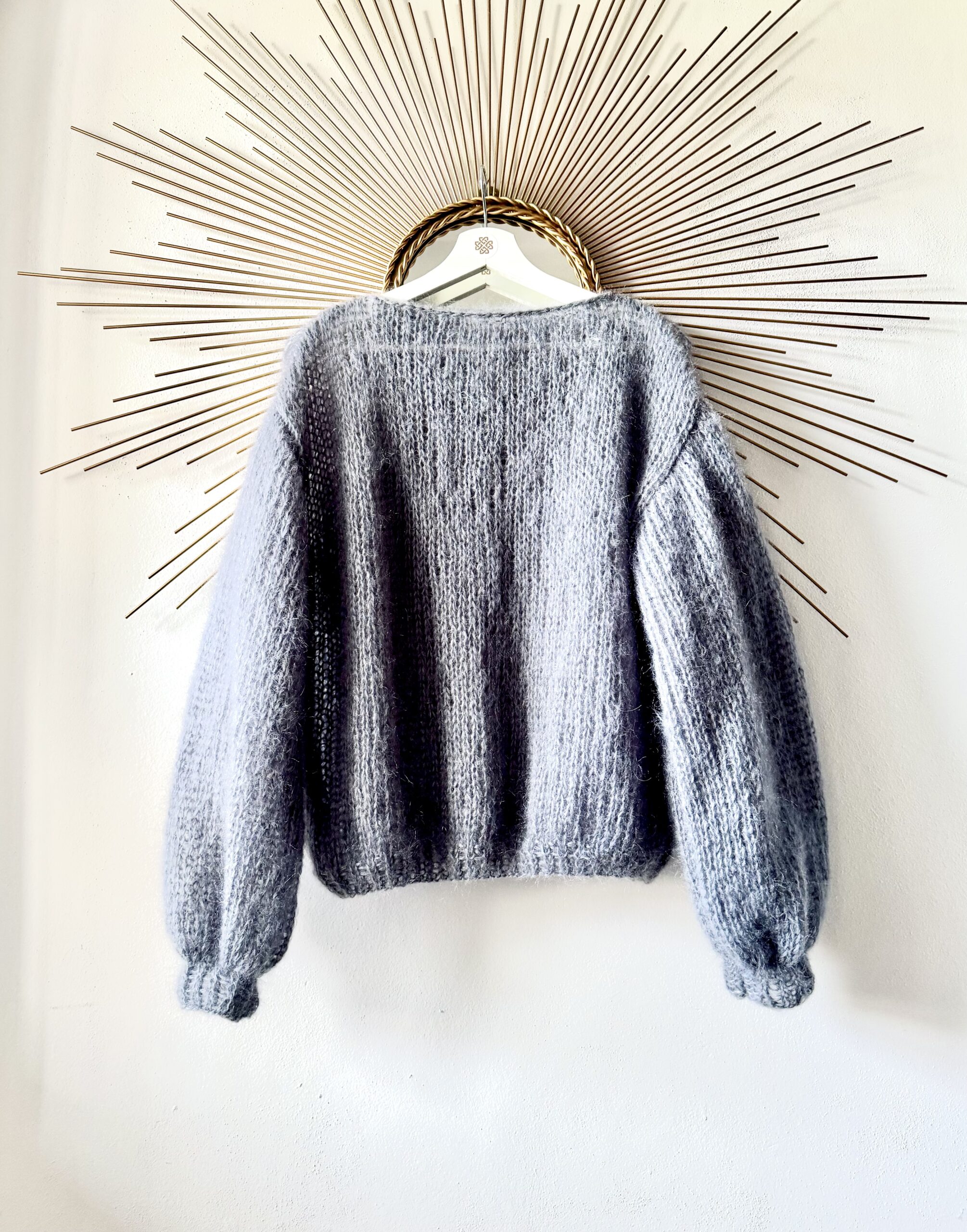 SVETR MOHER S HEDVÁBÍM ZASNĚNÁ