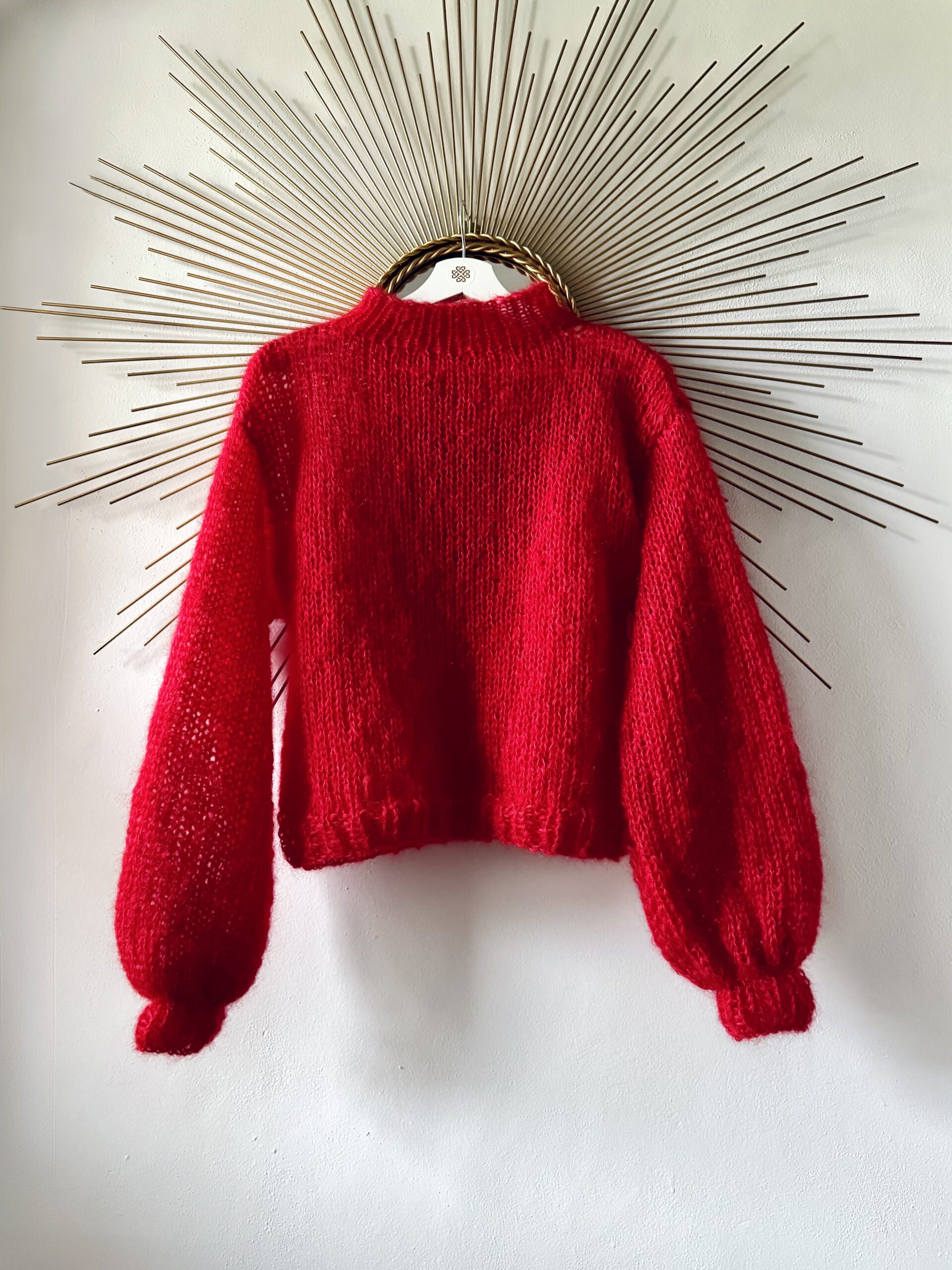 LIMITOVANÁ ŘADA NÍZKÝ ROLÁK KRÁSKA V ČERVENÉ